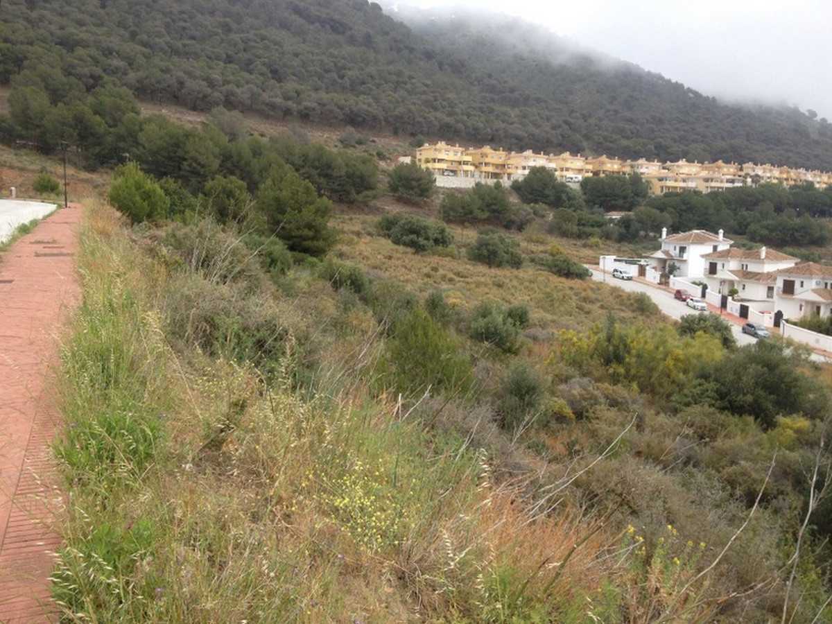 Tanah di Fuengirola, Andalusia 10846505