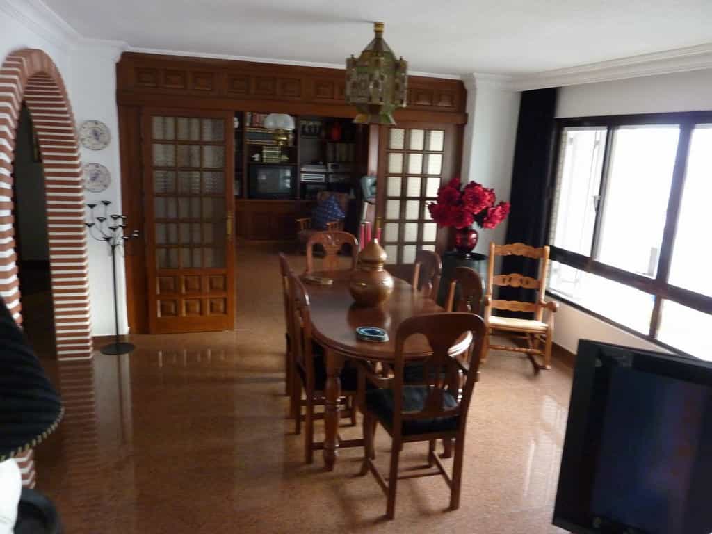 Condominium in Fuengirola, Andalucía 10846539