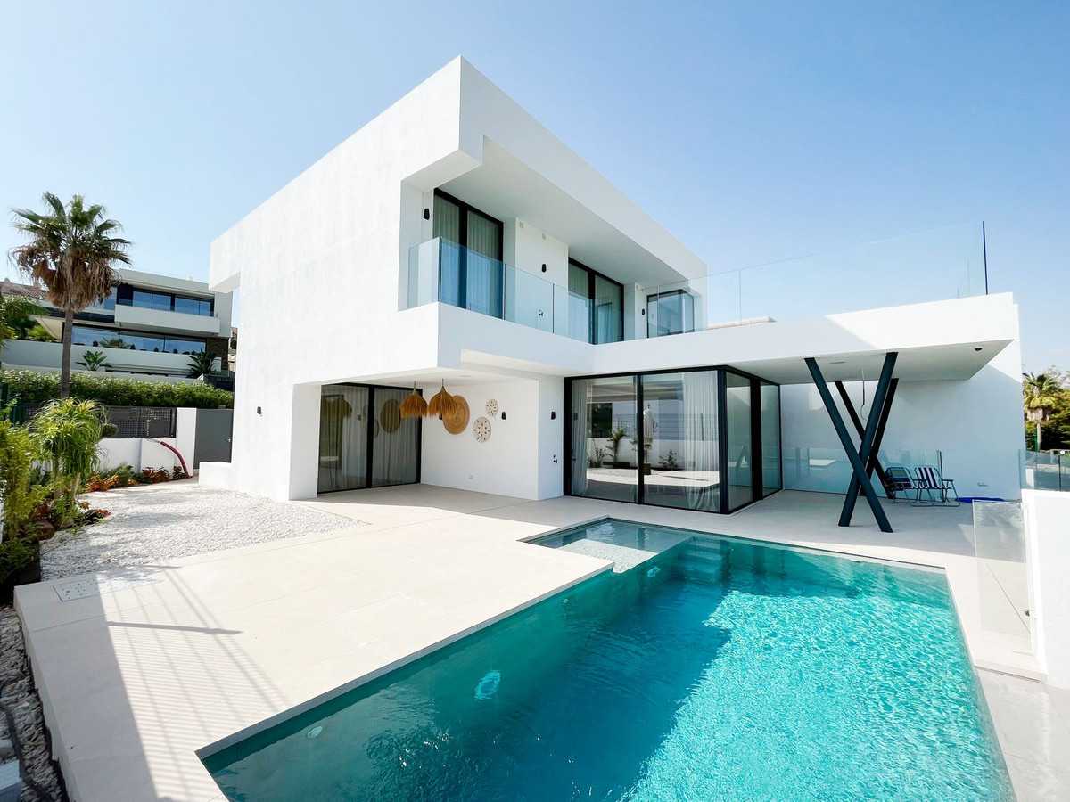 House in Estepona, Andalusia 10846760