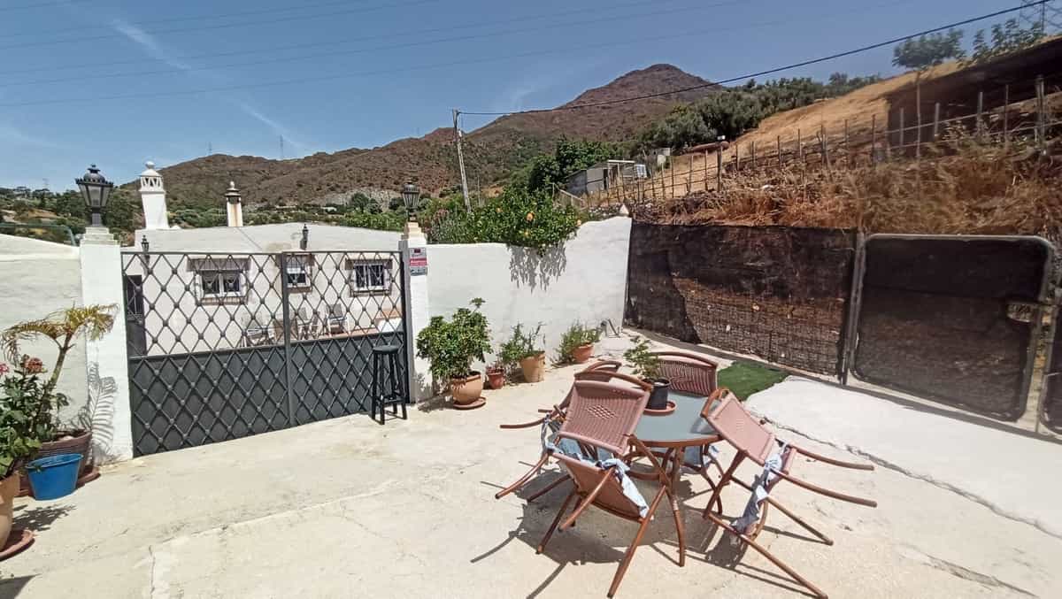 House in Estepona, Andalusia 10846781