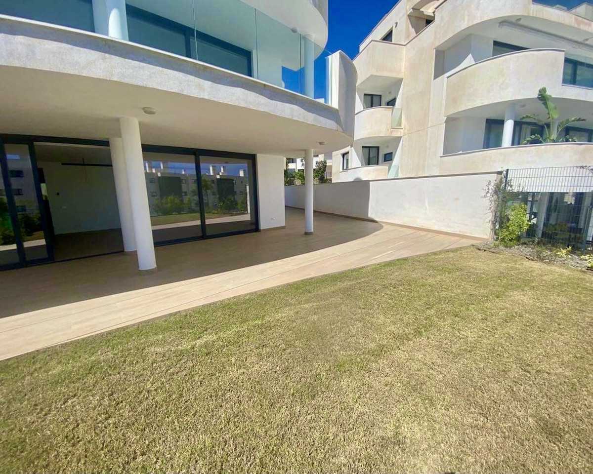 Condominium in Fuengirola, Andalusia 10846846