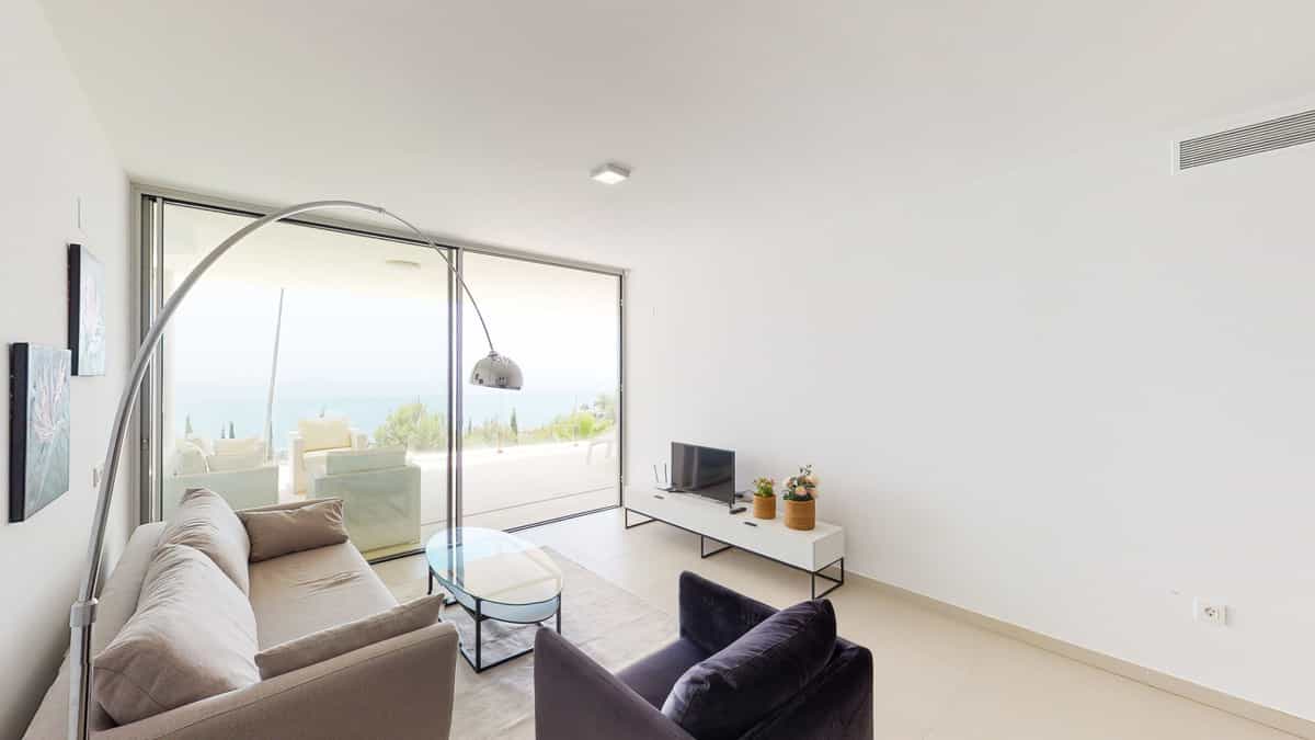 公寓 在 阿罗约德拉米尔, 安达卢西亚 10847353