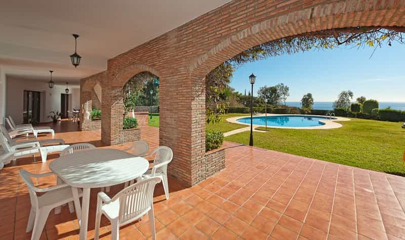 House in Santa Fe de los Boliches, Andalusia 10847355