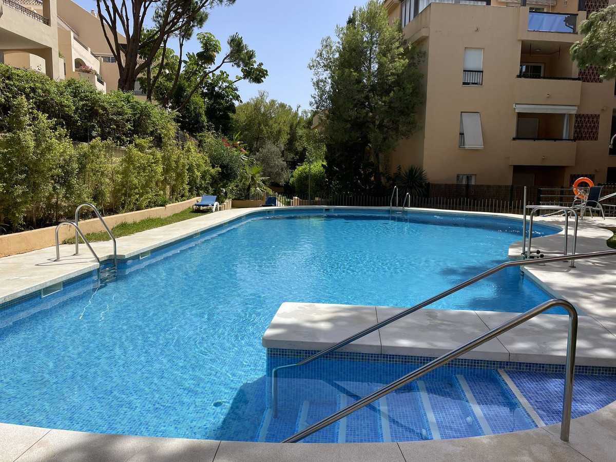 Condominium in Marbella, Andalucía 10847577