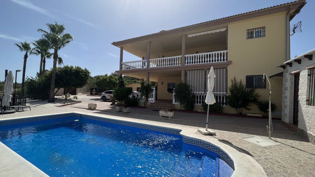House in Alhaurin el Grande, Andalusia 10847709