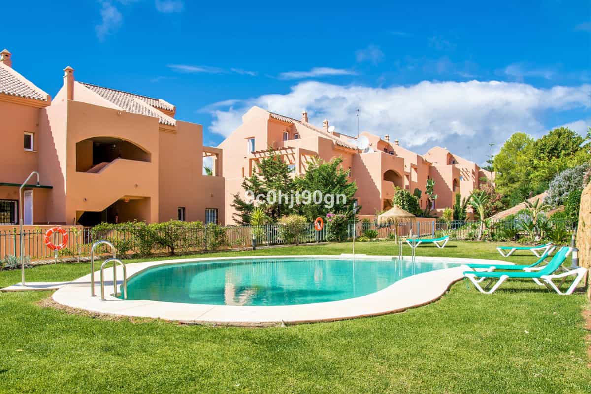 Condominium in Ojen, Andalusia 10847869