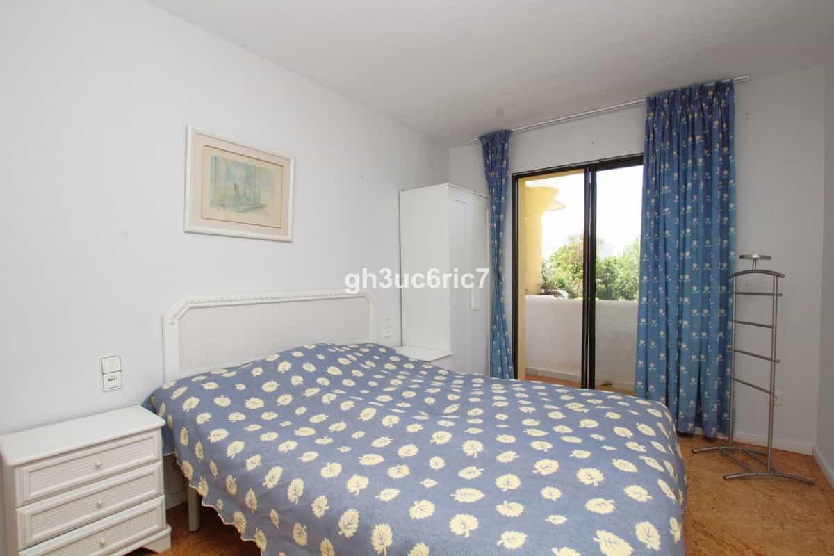 Condominium in Fuengirola, Andalusia 10847951