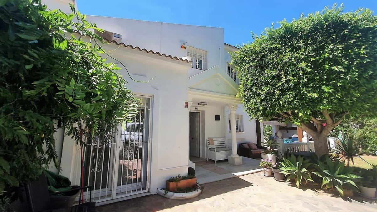 House in Fuengirola, Andalusia 10848328