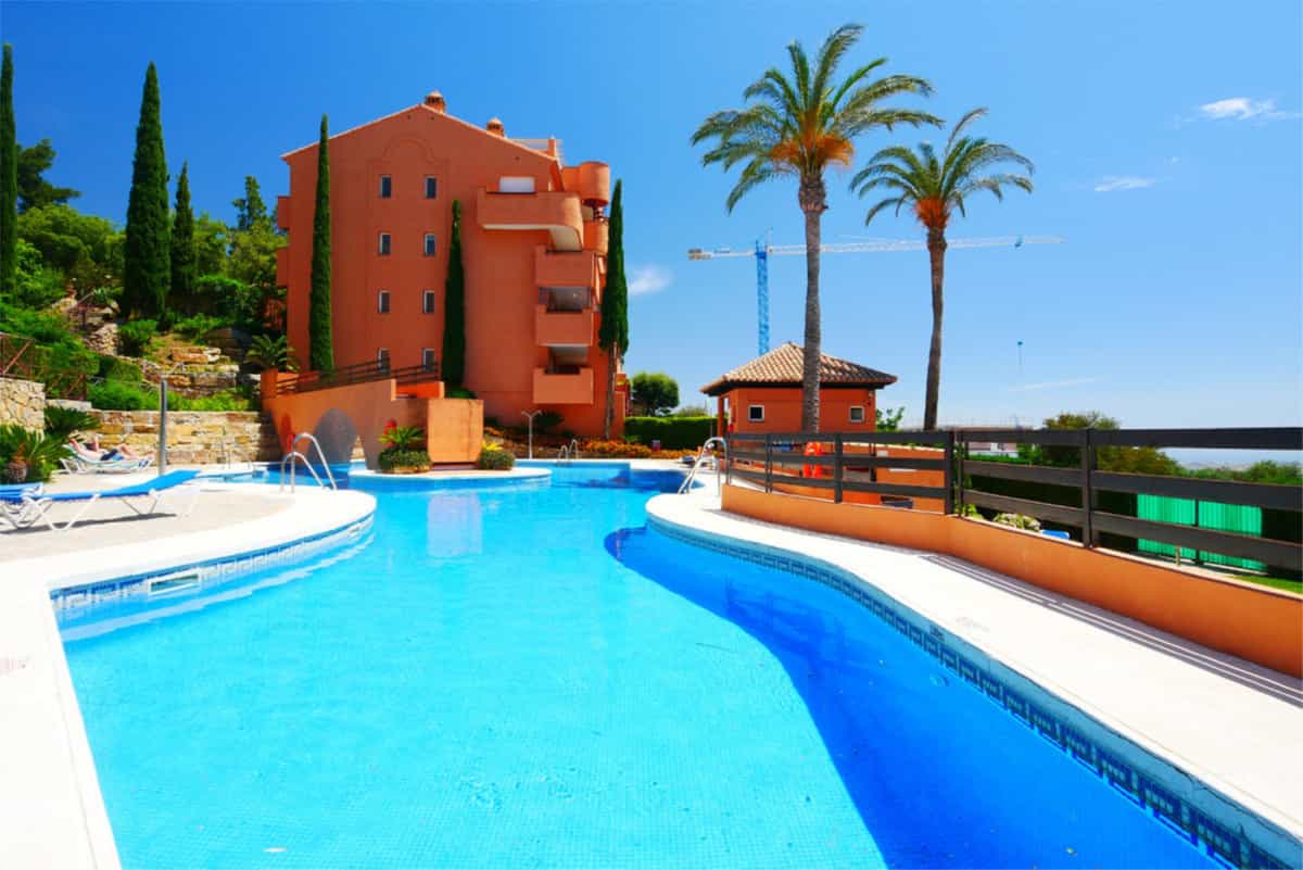 Condominium in Ojen, Andalusia 10848448