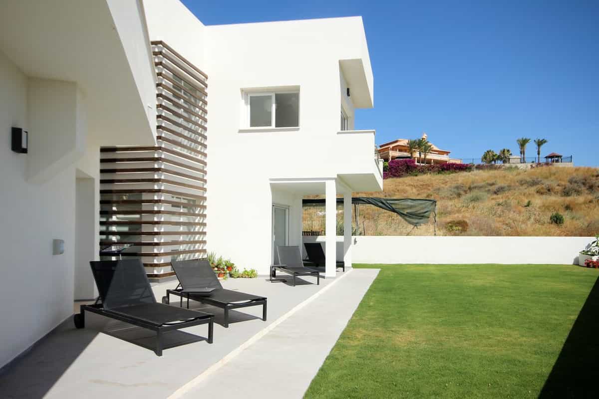 House in Fuengirola, Andalusia 10848513