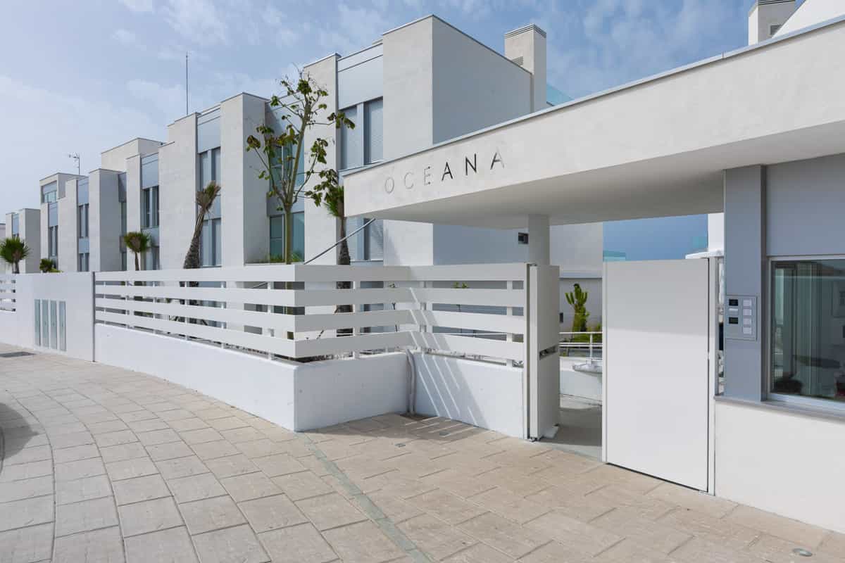 Condominium in Benahavis, Andalusia 10848874