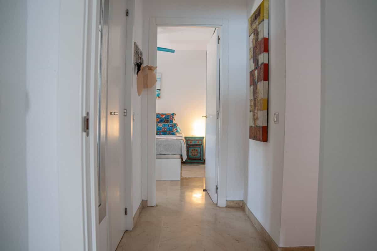 Condominium in Estepona, Andalucía 10849030