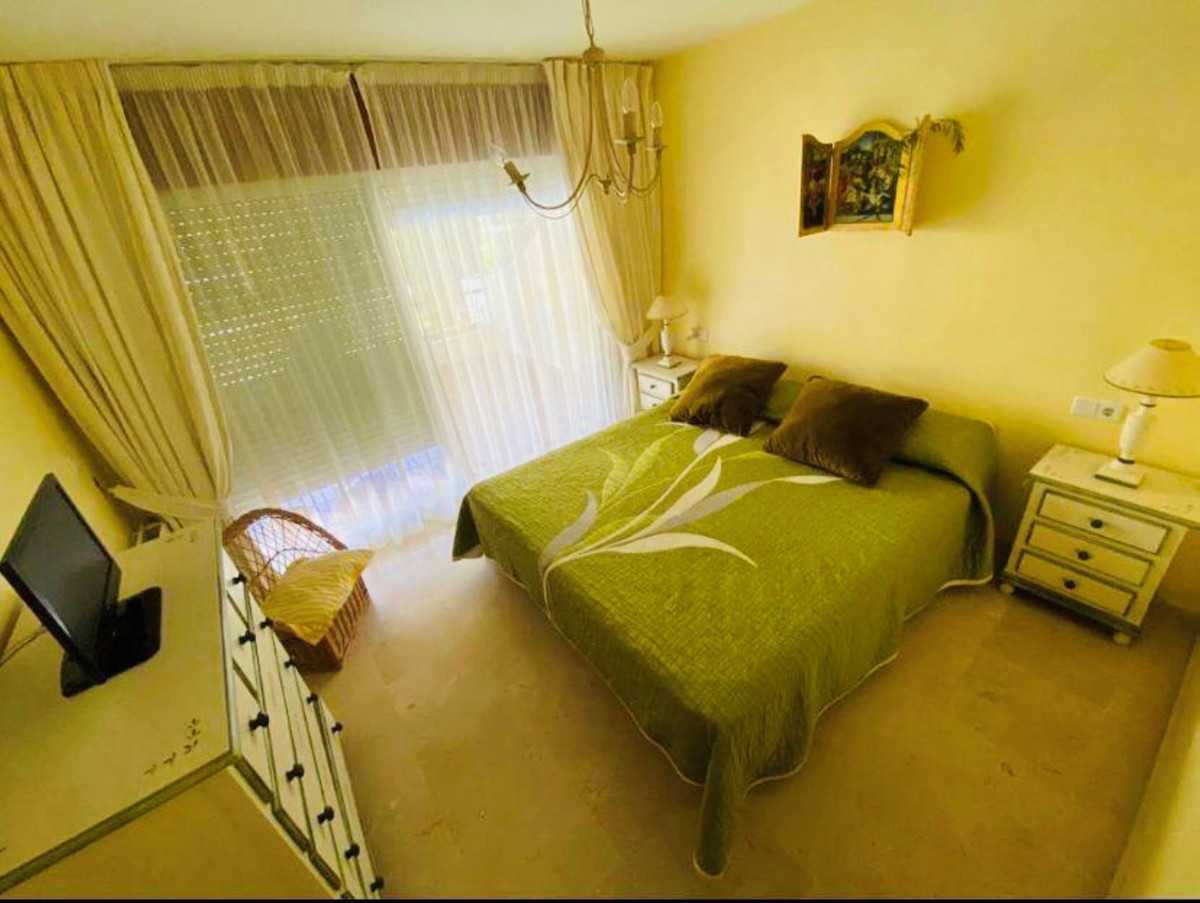 公寓 在 聖佩德羅德阿爾坎塔拉, 安達盧西亞 10849057
