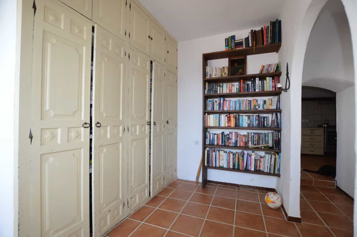жилой дом в Алаурин-эль-Гранде, Андалусия 10849327