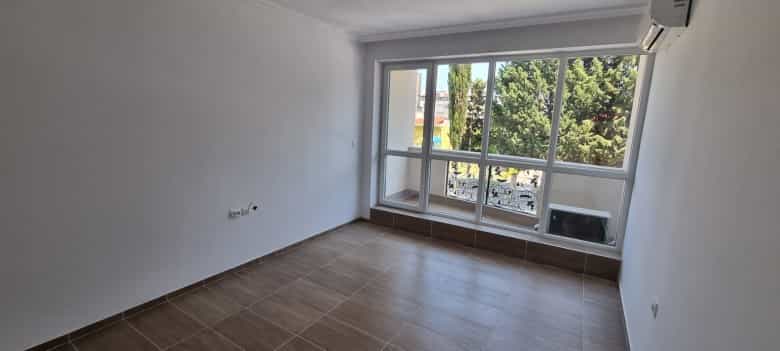Condominium in , Burgas 10849549