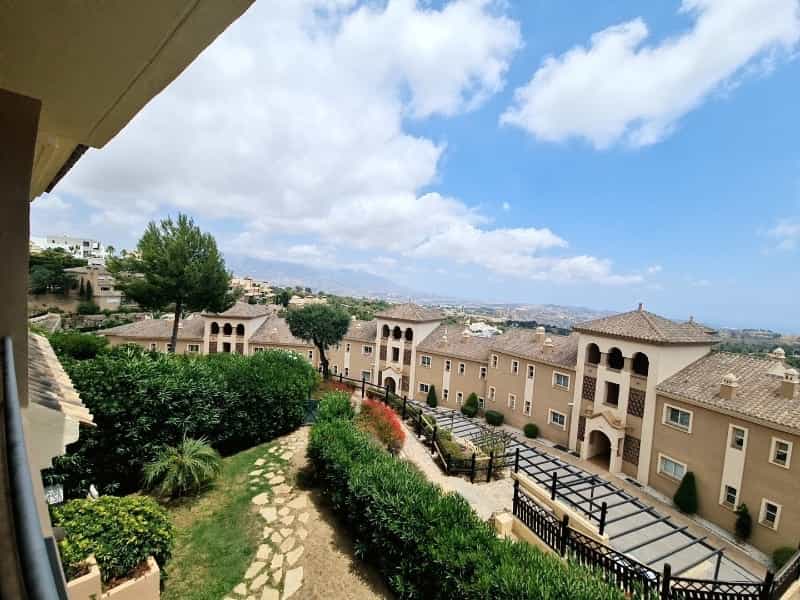 Condominium in Marbella, Andalucía 10849687