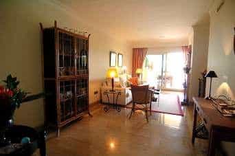 公寓 在 马贝拉, 安达卢西亚 10849836
