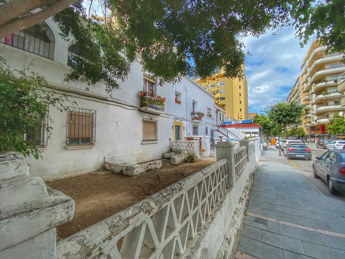 Condominium in Marbella, Andalusia 10849891