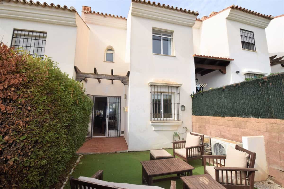 House in Fuengirola, Andalusia 10850092