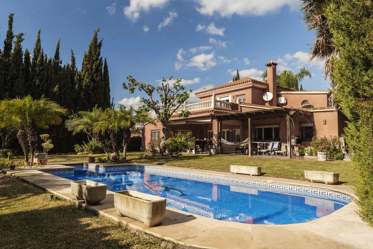 House in Marbella, Andalusia 10850122