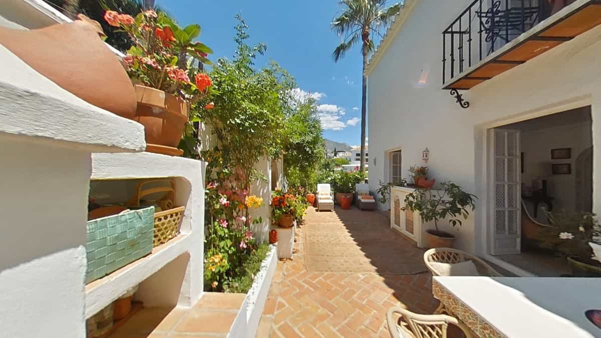 Talo sisään Marbella, Andalusia 10850176