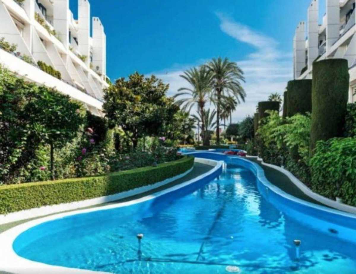 Eigentumswohnung im Marbella, Andalusia 10850177