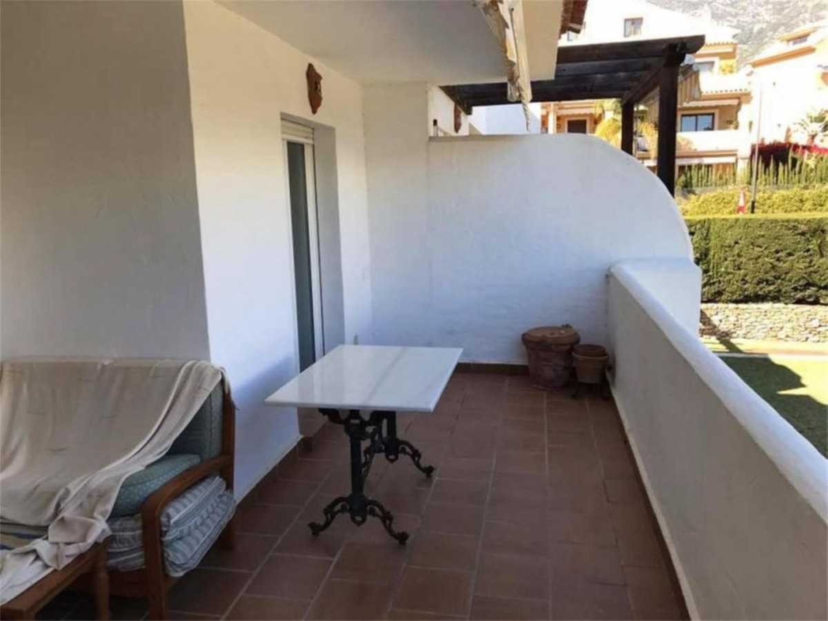 Condominium in Marbella, Andalucía 10850204