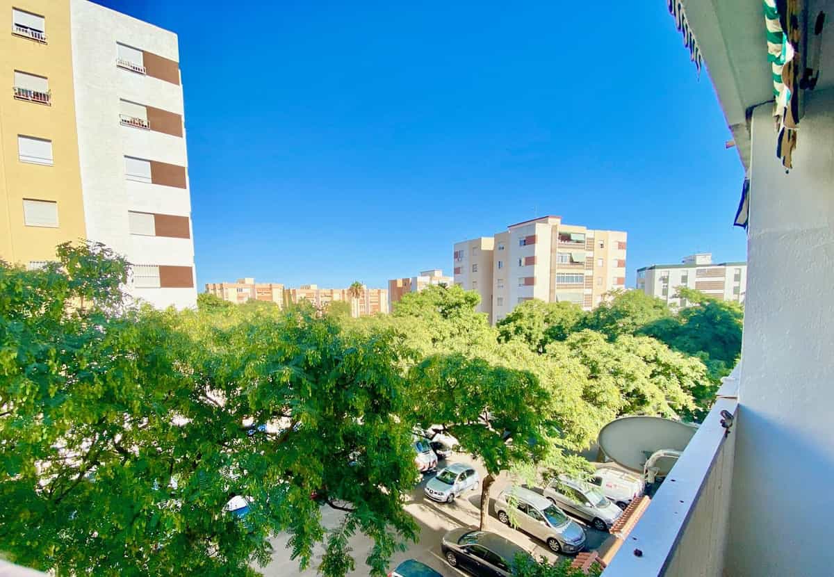 Condominium in Marbella, Andalusië 10850292