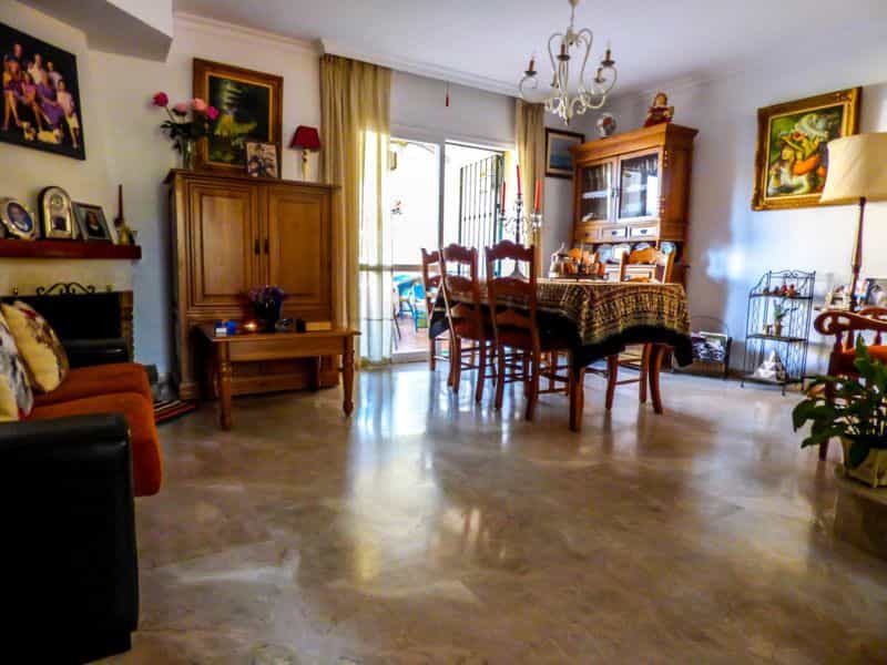 House in Marbella, Andalusia 10850334