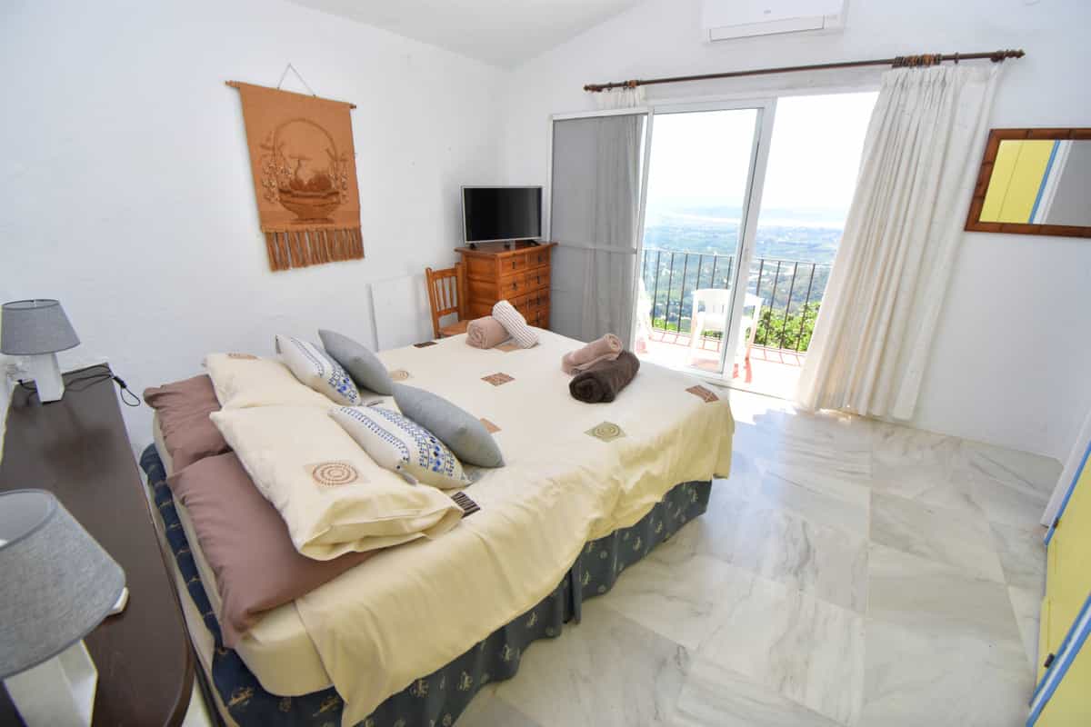 Condominium in Mijas, Andalucía 10850351
