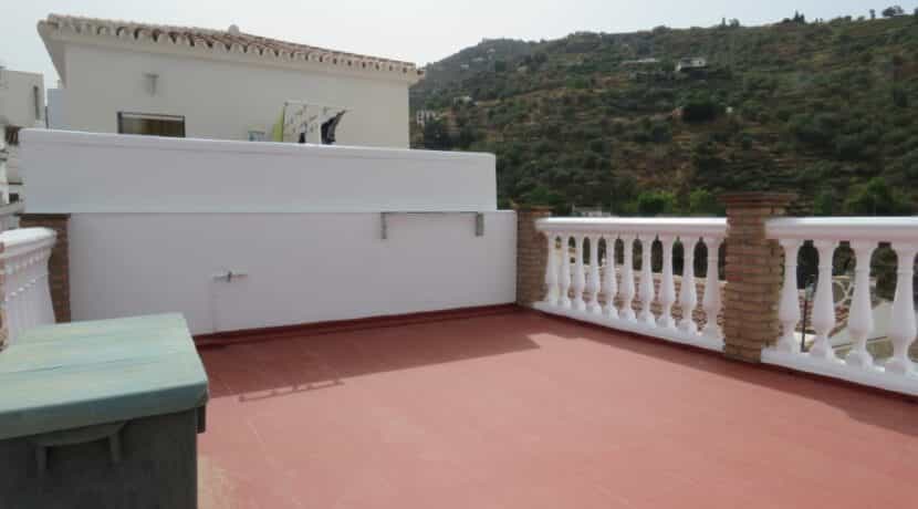 House in Sayalonga, Andalusia 10850378
