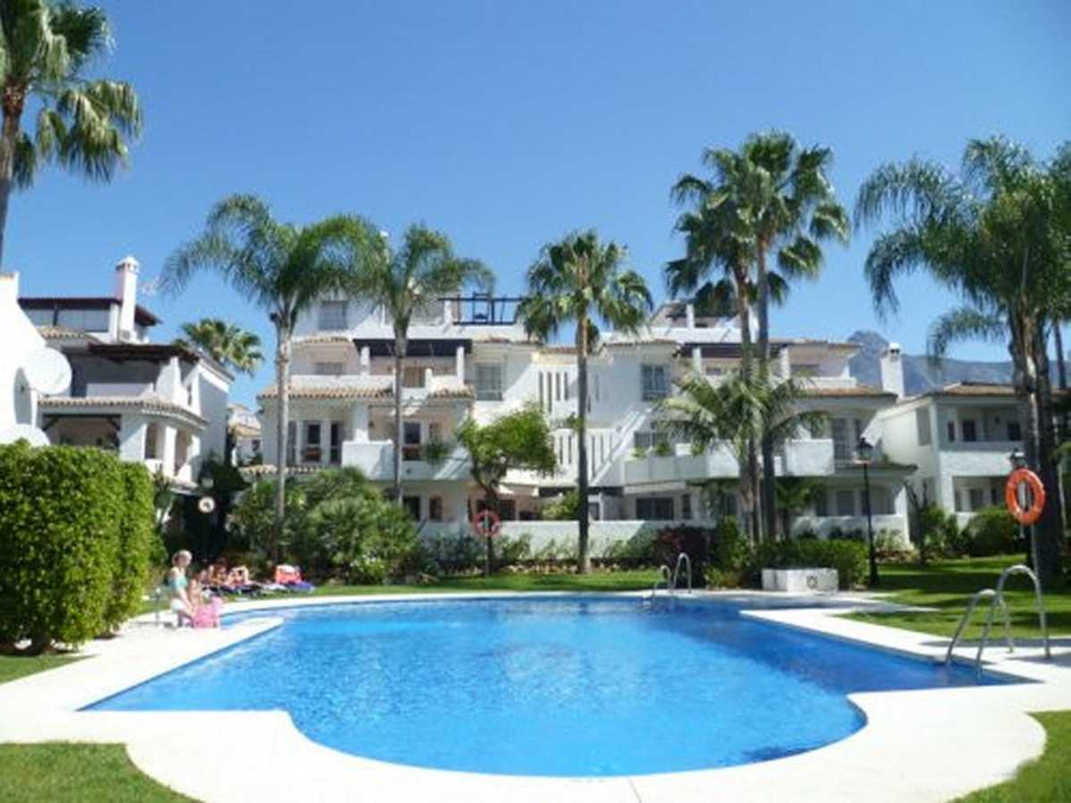 Condominium in El Angel, Andalusia 10850412