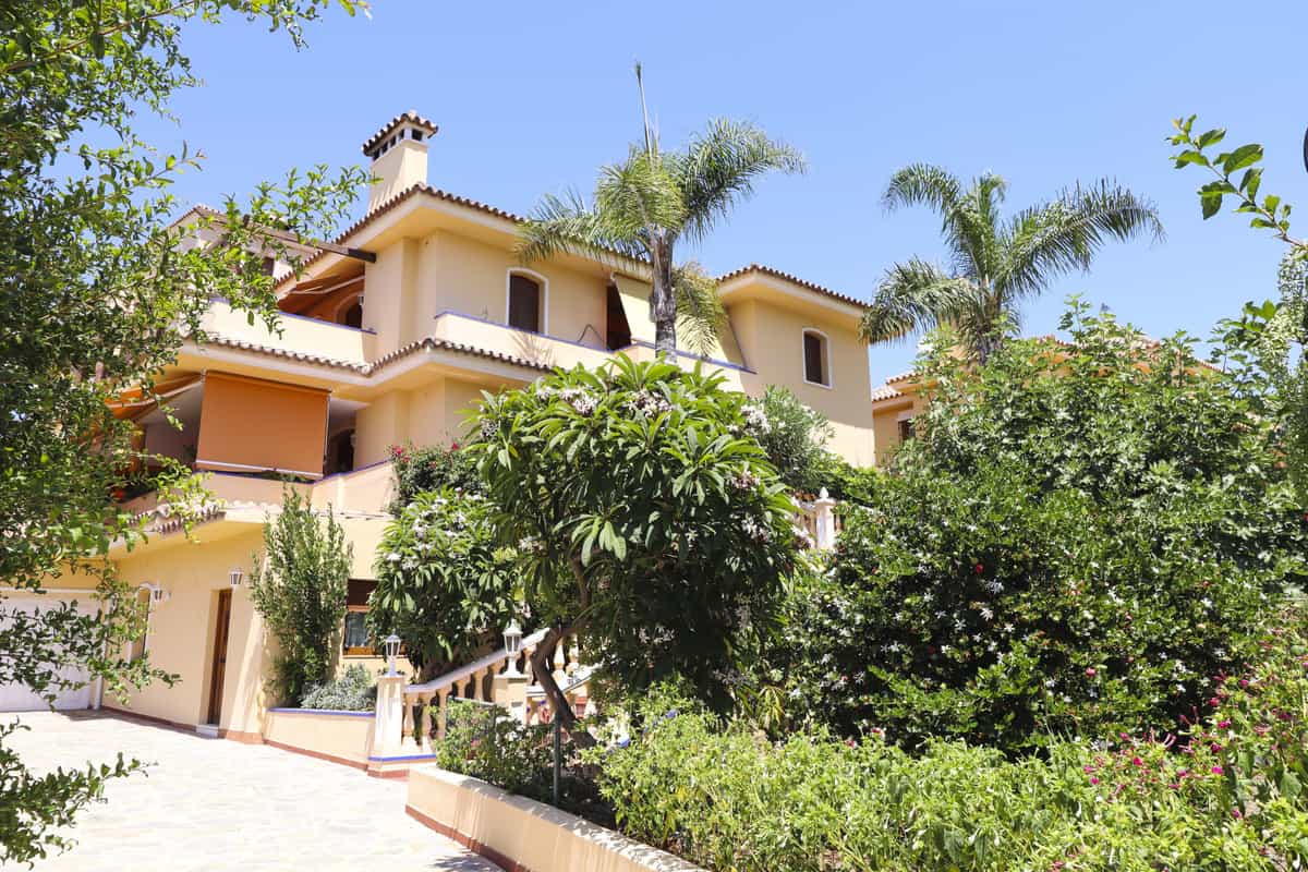 房子 在 圣佩德罗·德·阿尔坎塔拉, 安达卢西亚 10851708