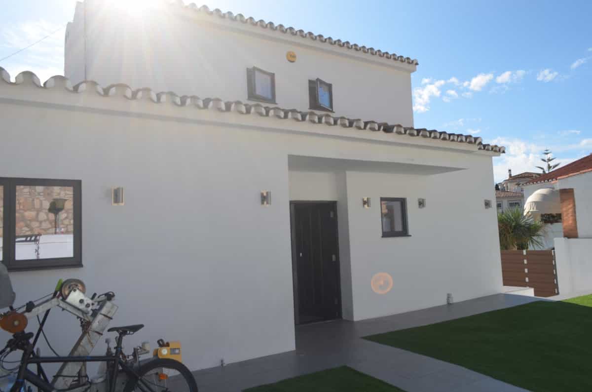 House in Arroyo de la Miel, Andalusia 10851892