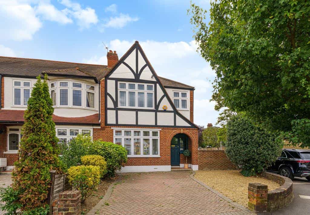 House in Elmers End, Bromley 10852269