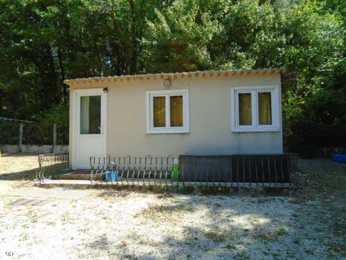σπίτι σε Civray, Nouvelle-Aquitaine 10852401
