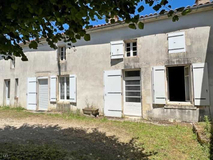 Haus im Villefagnan, Neu-Aquitanien 10852459