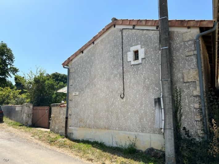 Haus im Sauzé-Vaussais, Nouvelle-Aquitaine 10852460
