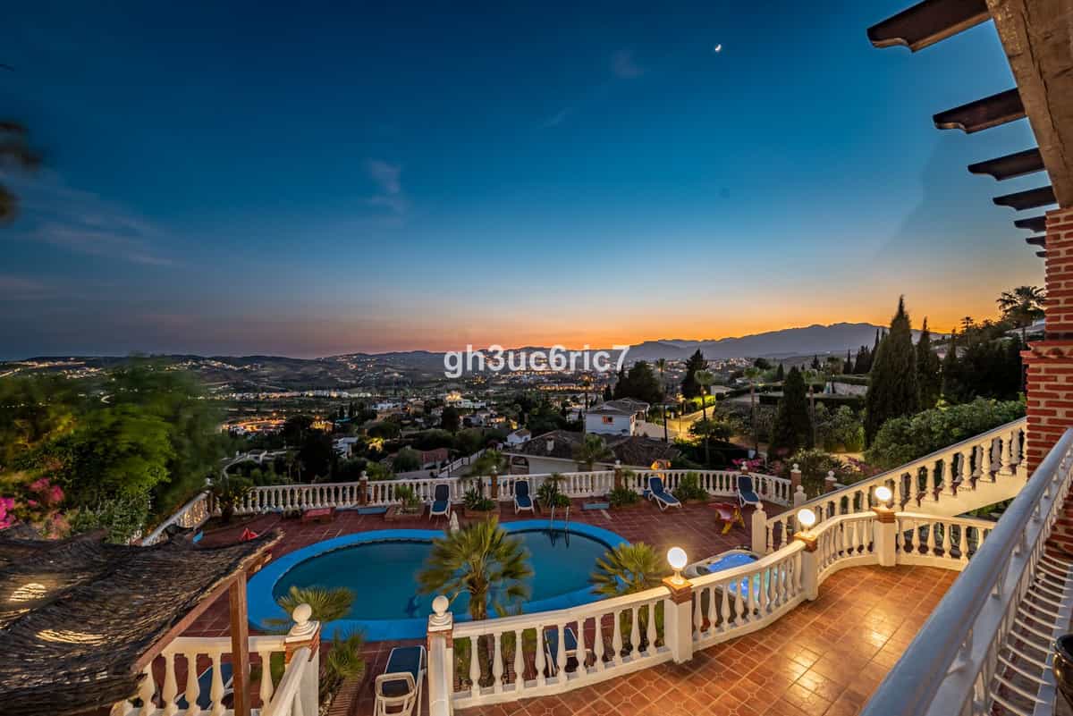 House in Fuengirola, Andalusia 10852483