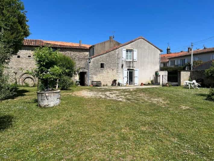 House in Villefagnan, Nouvelle-Aquitaine 10852504