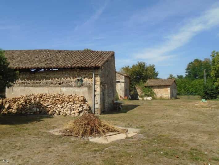 Casa nel Civray, Nouvelle-Aquitaine 10852525