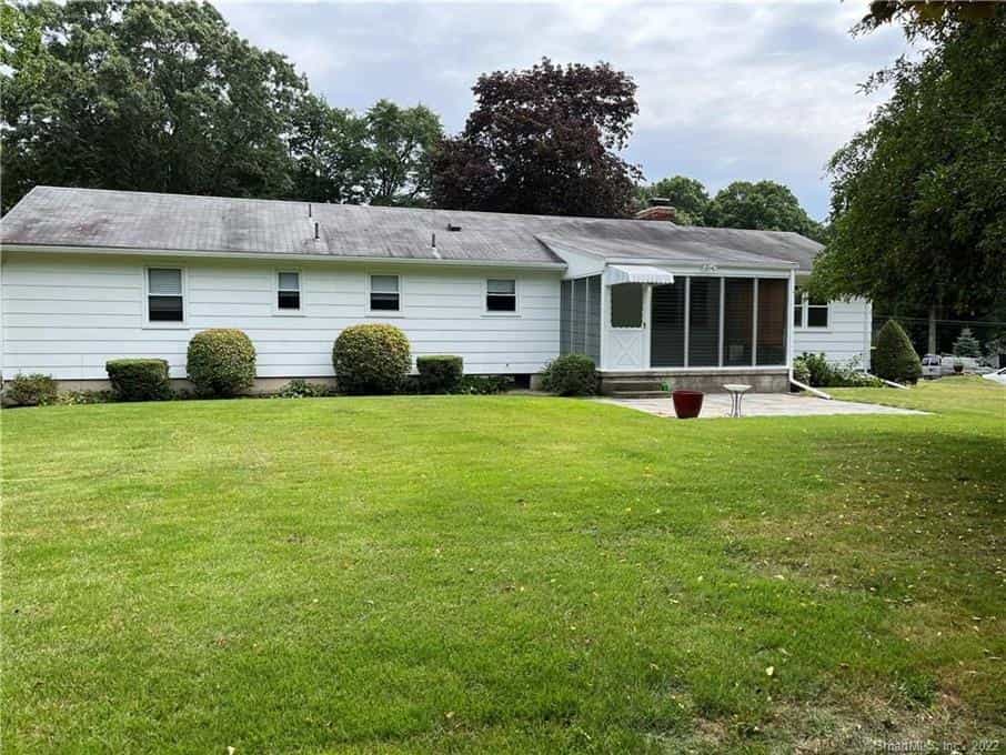 House in Orange, Connecticut 10852539
