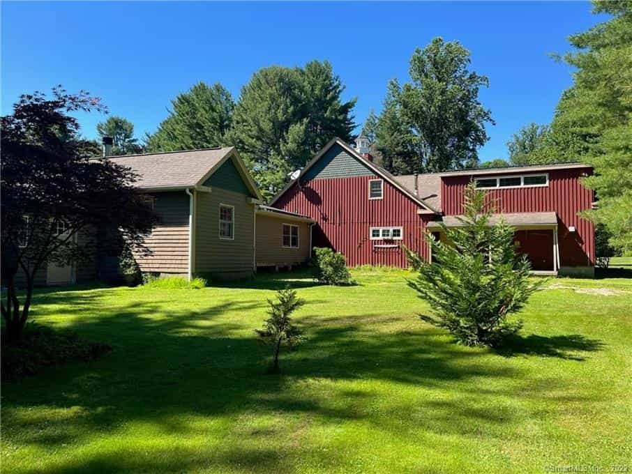 House in Woodbridge, Connecticut 10852556