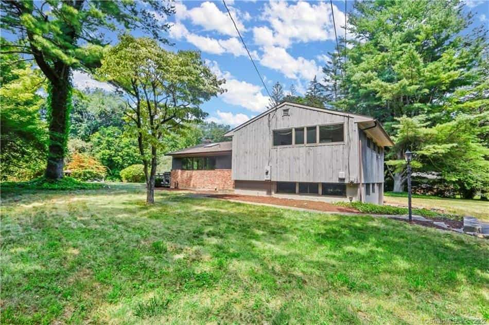 Dom w Ridgefield, Connecticut 10852560