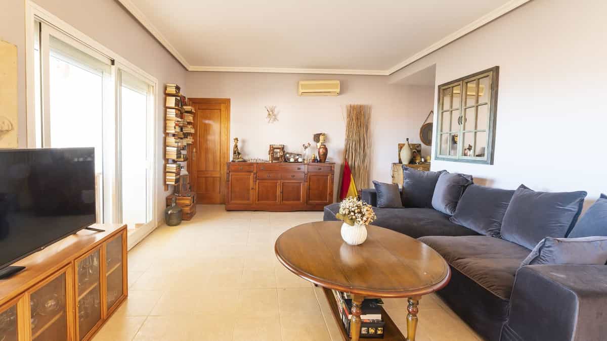 Condominium in Fuengirola, Andalusia 10852632