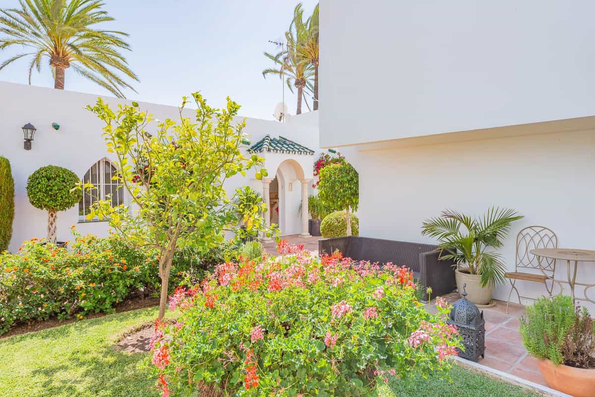 House in Marbella, Andalucía 10853069