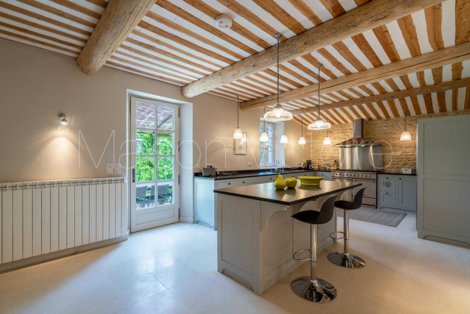 casa en Cabrières-d'Avignon, Provenza-Alpes-Costa Azul 10853091