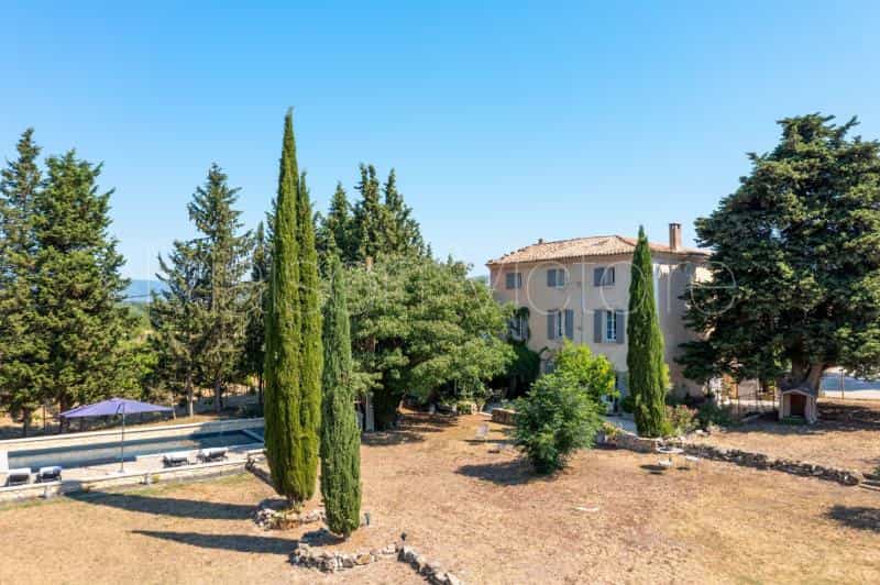 Rumah di Mazan, Provence-Alpes-Cote d'Azur 10853093