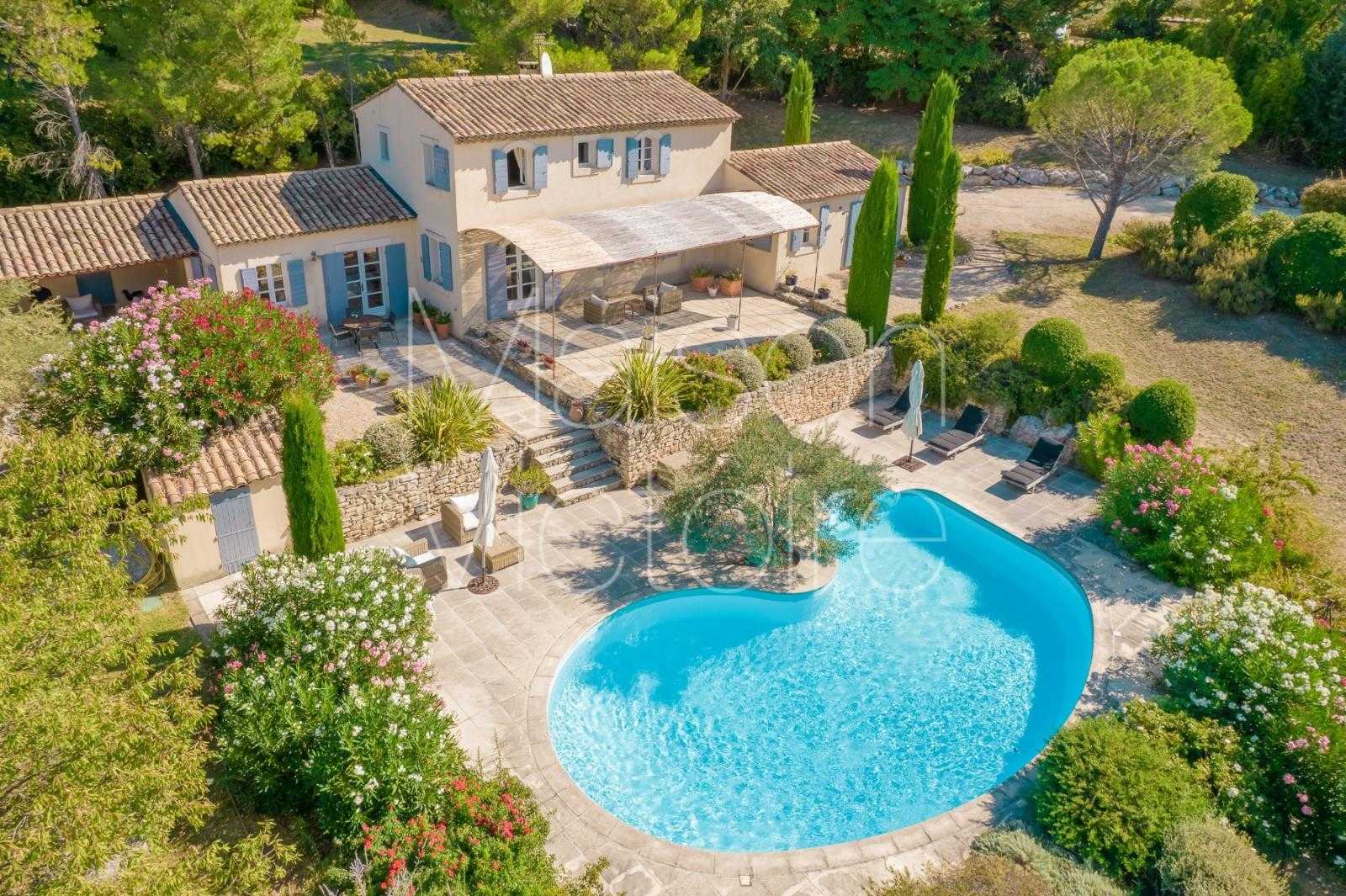 Hus i Roussillon, Provence-Alpes-Côte d'Azur 10853152