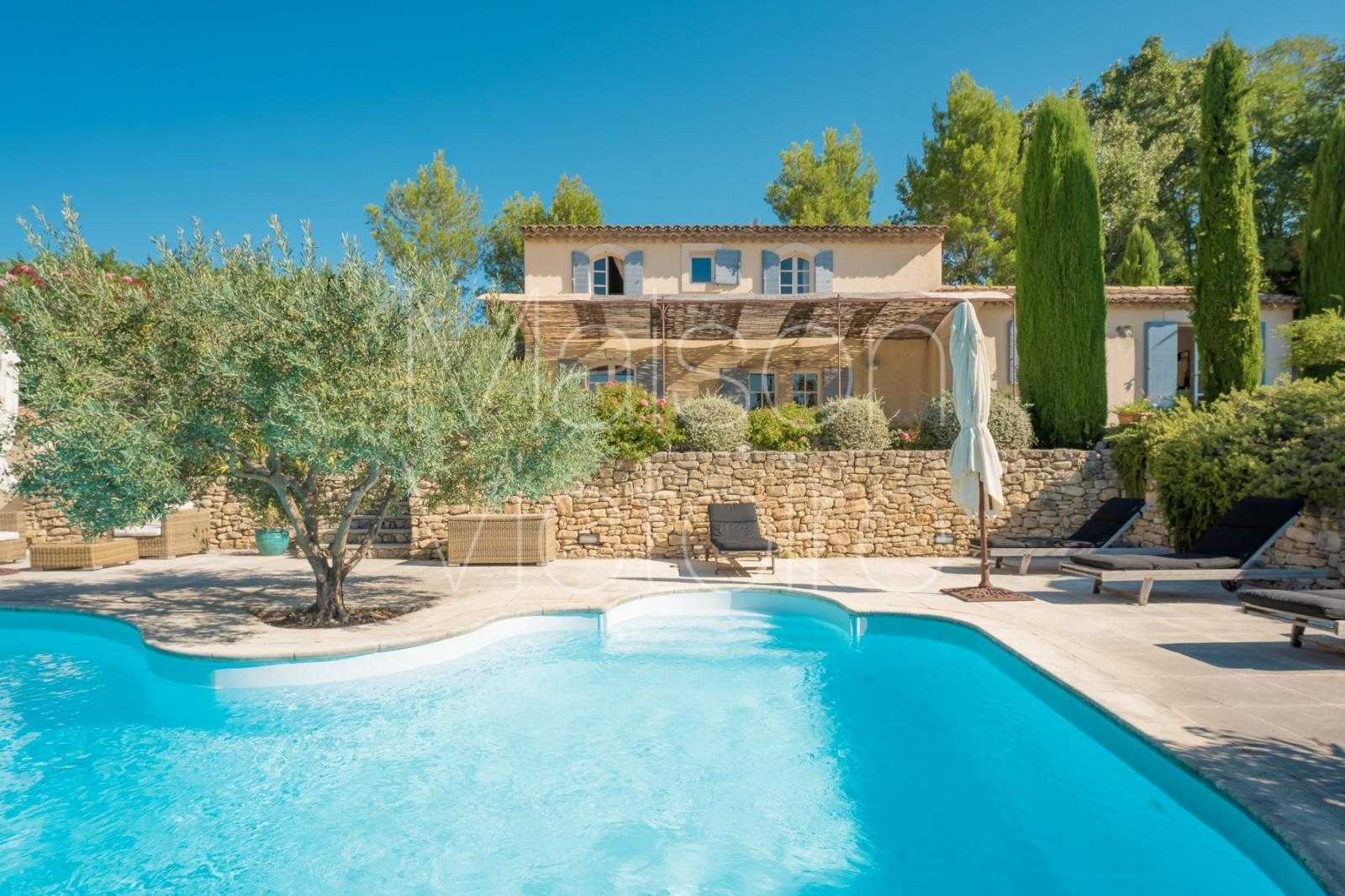 Talo sisään Roussillon, Provence-Alpes-Cote d'Azur 10853152
